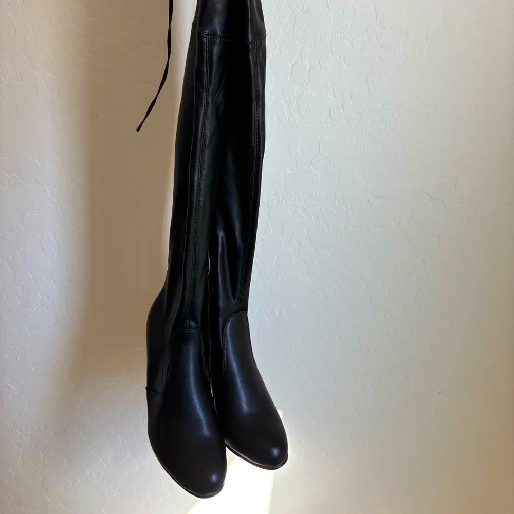 NEW BLACK THIGH HIGH BOOTS (Size 6)